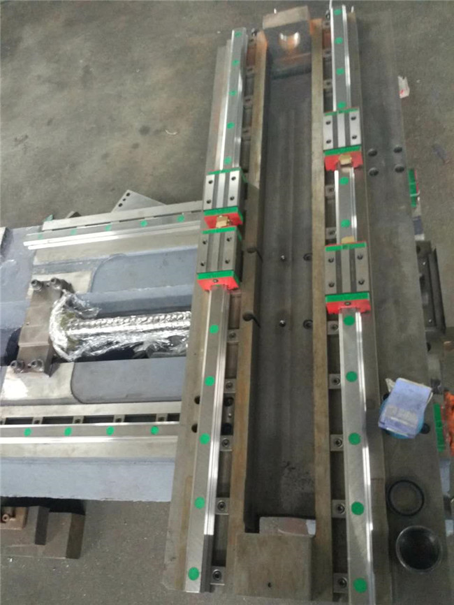 CKX6146C (46標(biāo)準(zhǔn)排刀機）絲桿線軌和鑄鐵床身